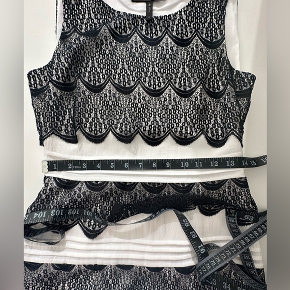 BCBG MaxAzria Lorenna Scalloped lace dress sleeveless black and white  size 6 - Picture 7 of 9